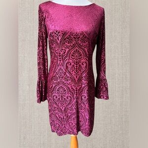 Madison Leigh Bell Sleeve Shift Dress